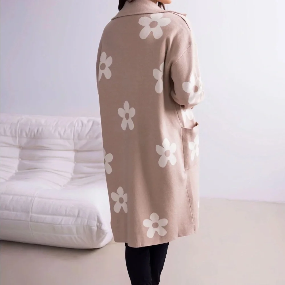 Daisy‎ Print Sweater Coat - Picture 2 of 5